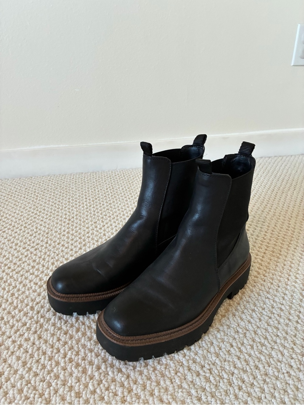 Sam Edelman Laguna Chelsea Boot - Picture 3 of 5